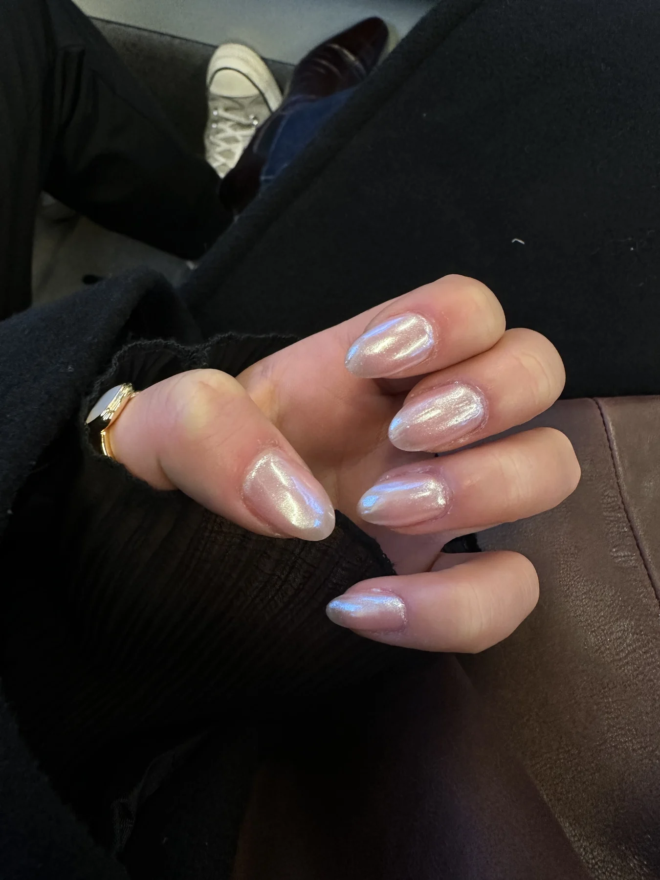 Pearlescent iridescent nails with gold ring